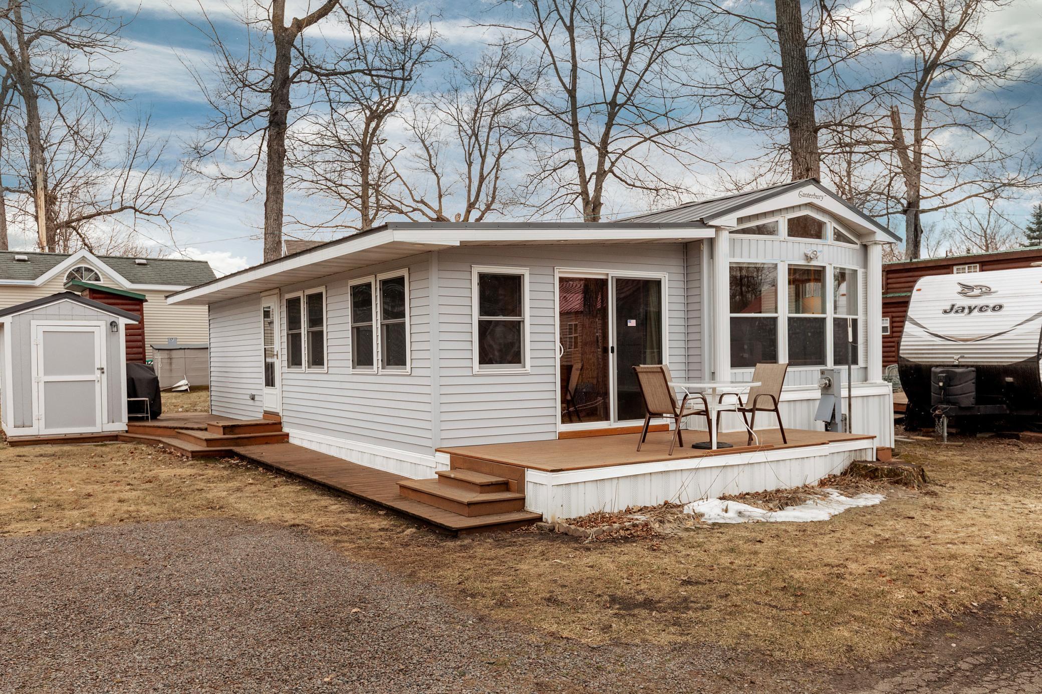 840 Sq Ft North Long Lake Cabin + Boat Slip