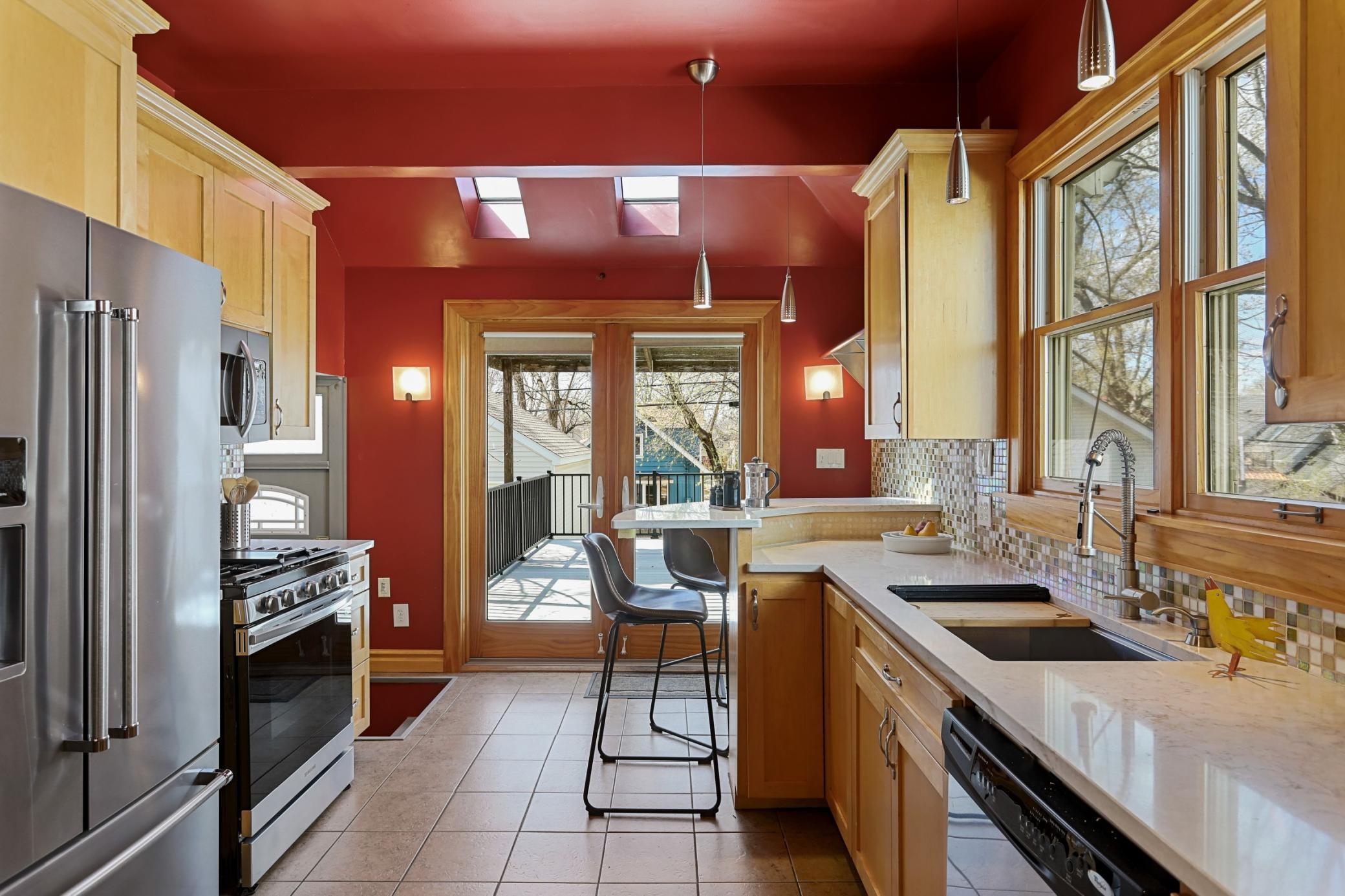 Updated Kitchen, Plenty of Counter Space and Eat-in Kitchen Bar