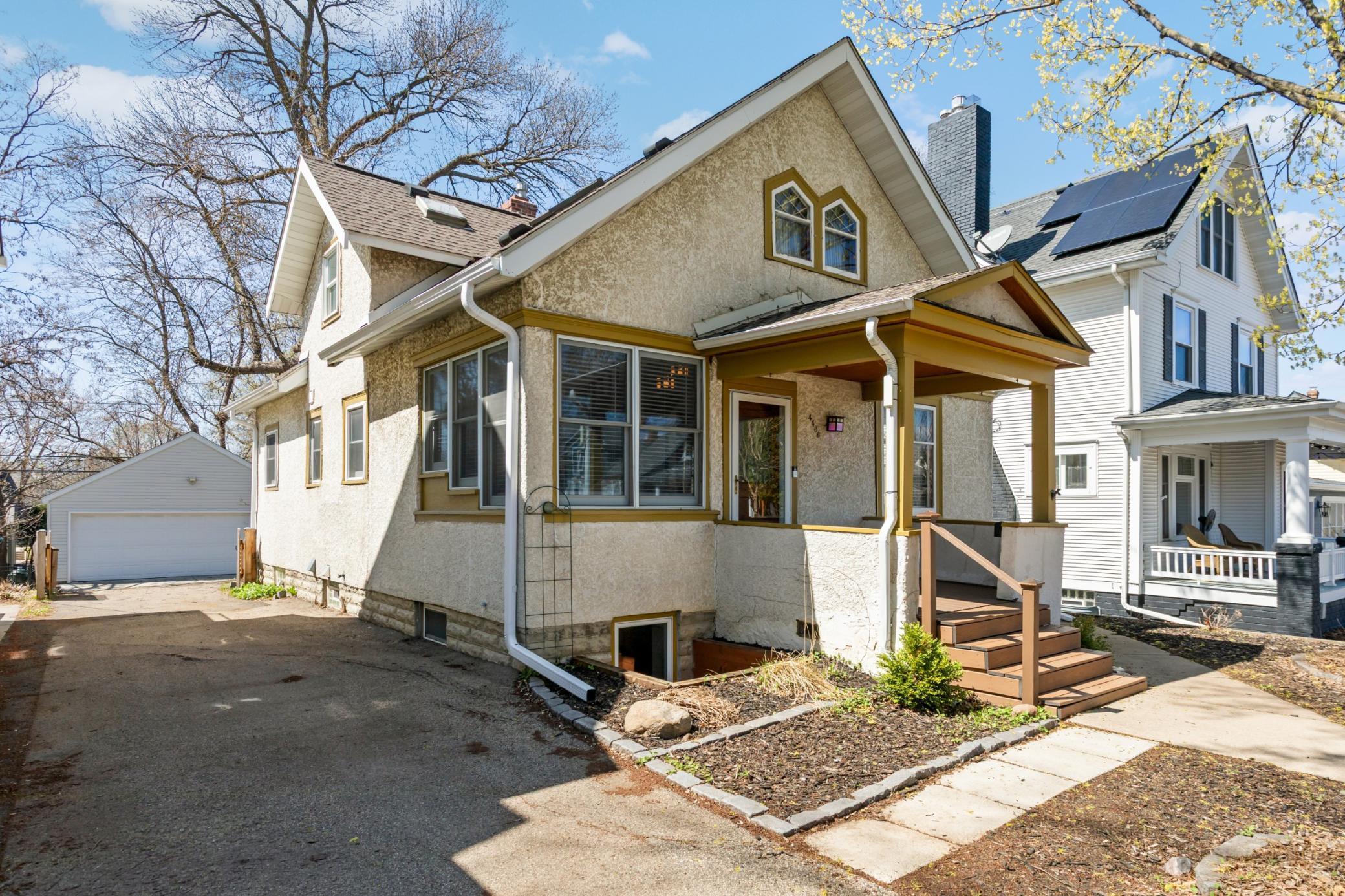 Wonderful Linden Hills Location!