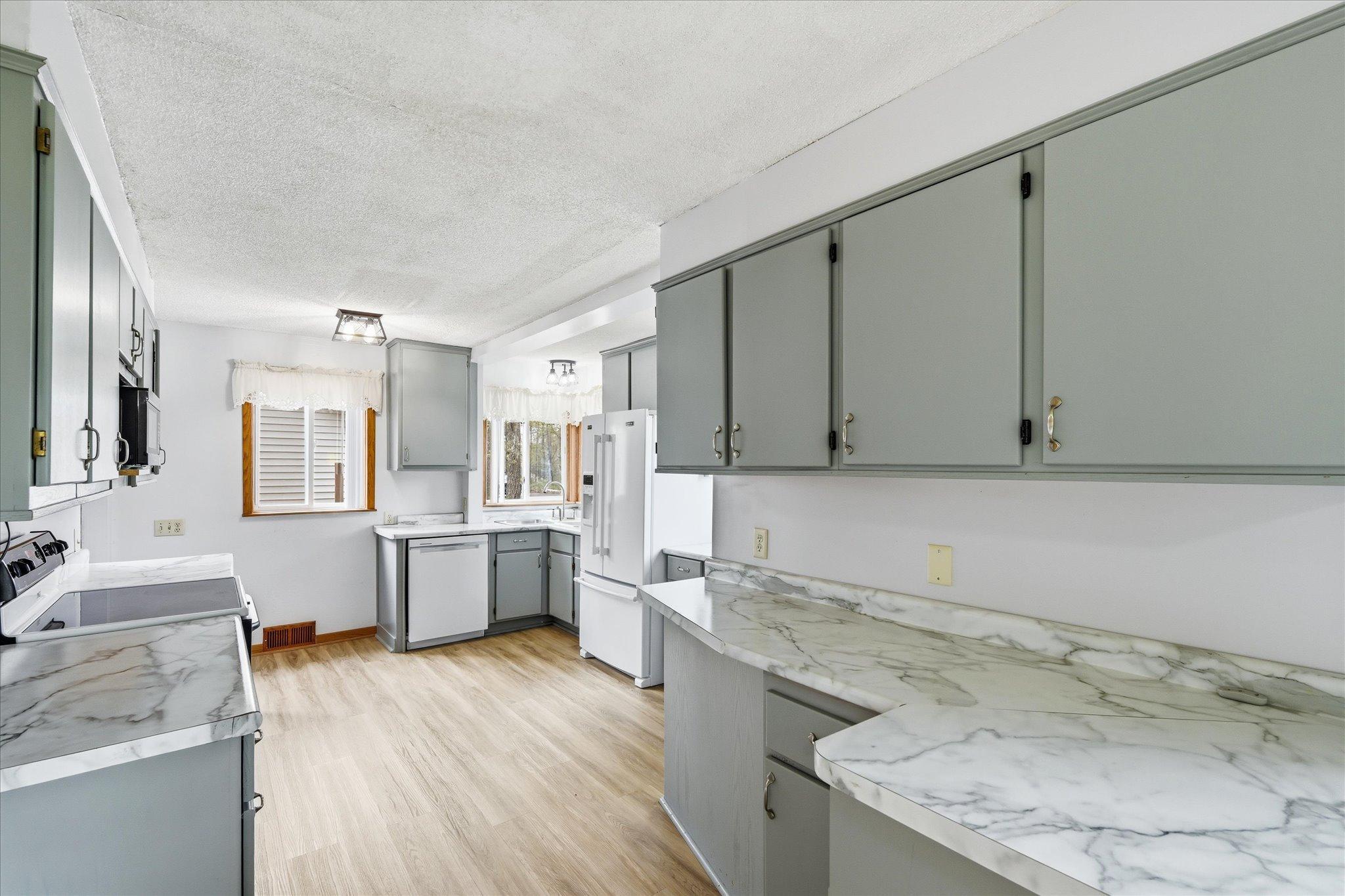 17-14649 283 1_2 Ave NW [3041113]- 017.jpg