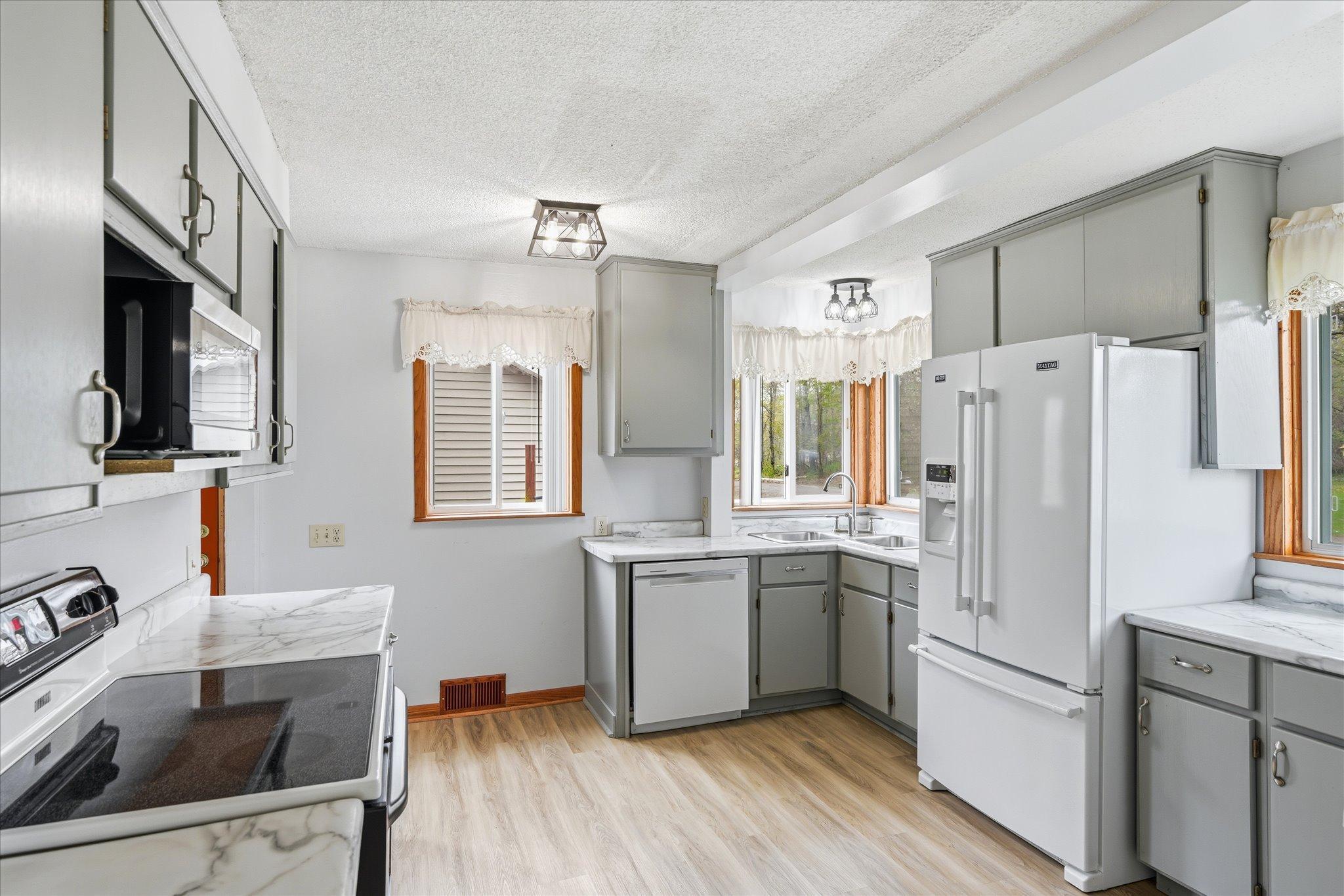 Bright Kitchen