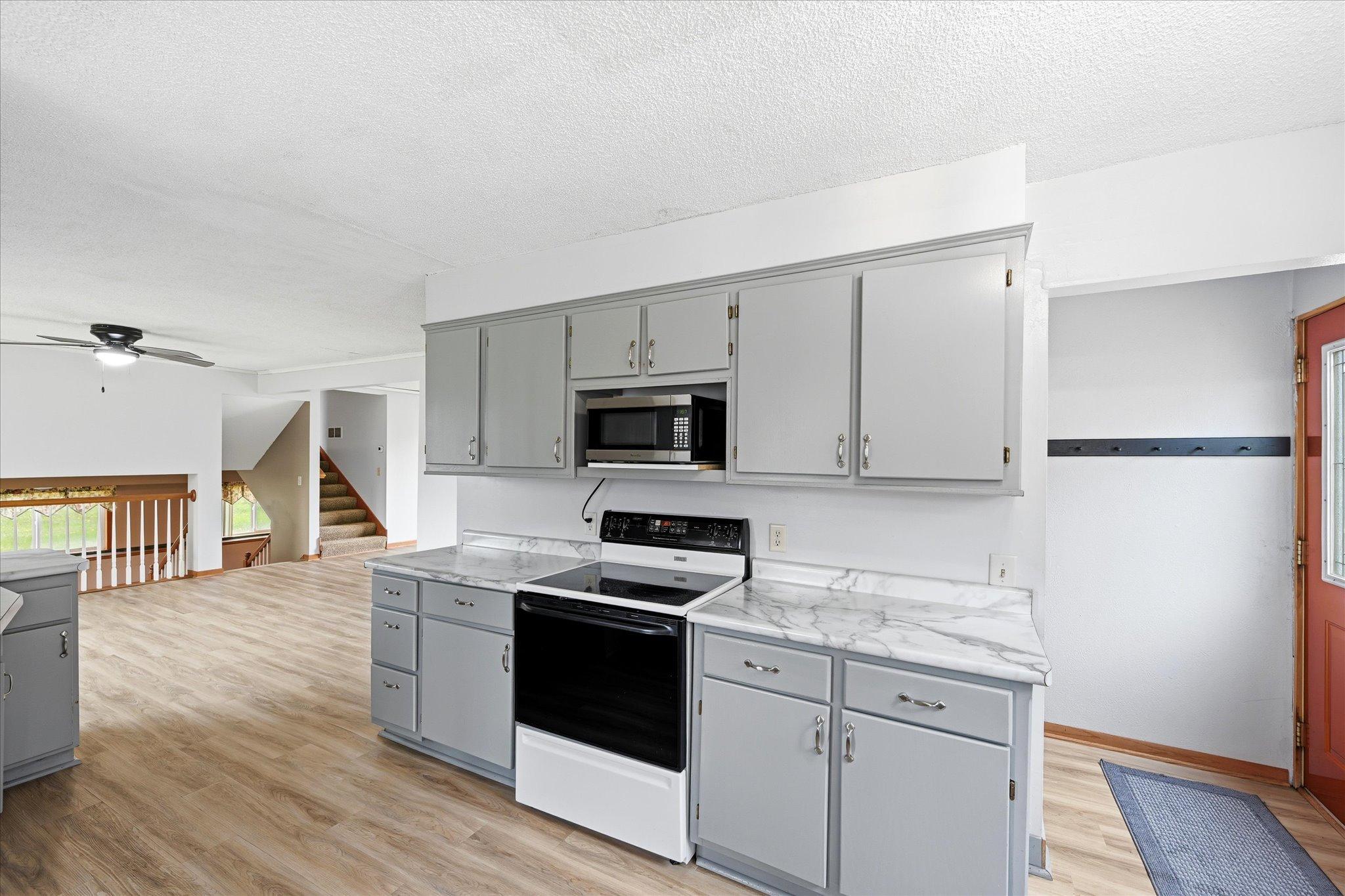 24-14649 283 1_2 Ave NW [3041113]- 024.jpg