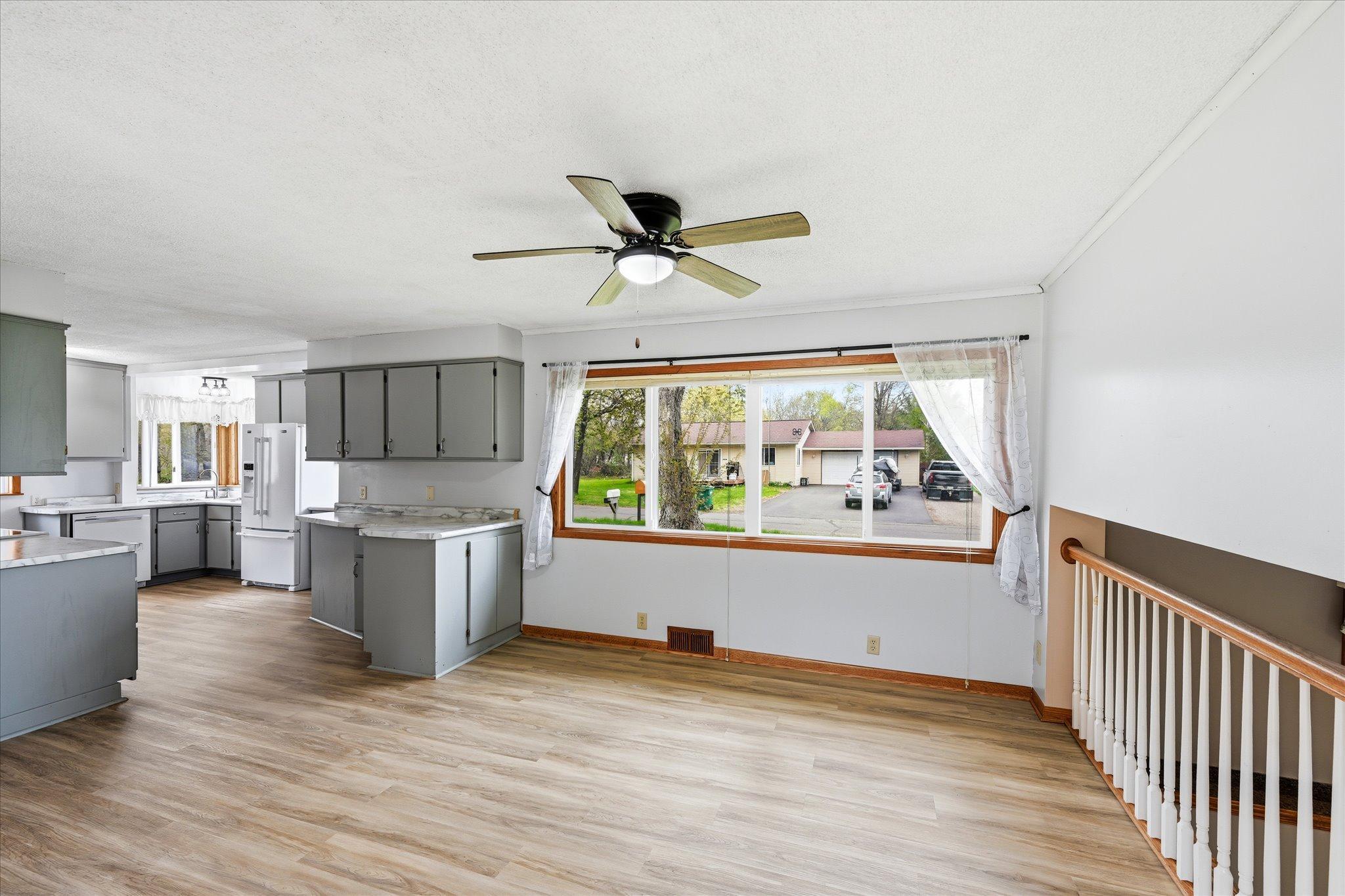 30-14649 283 1_2 Ave NW [3041113]- 030.jpg