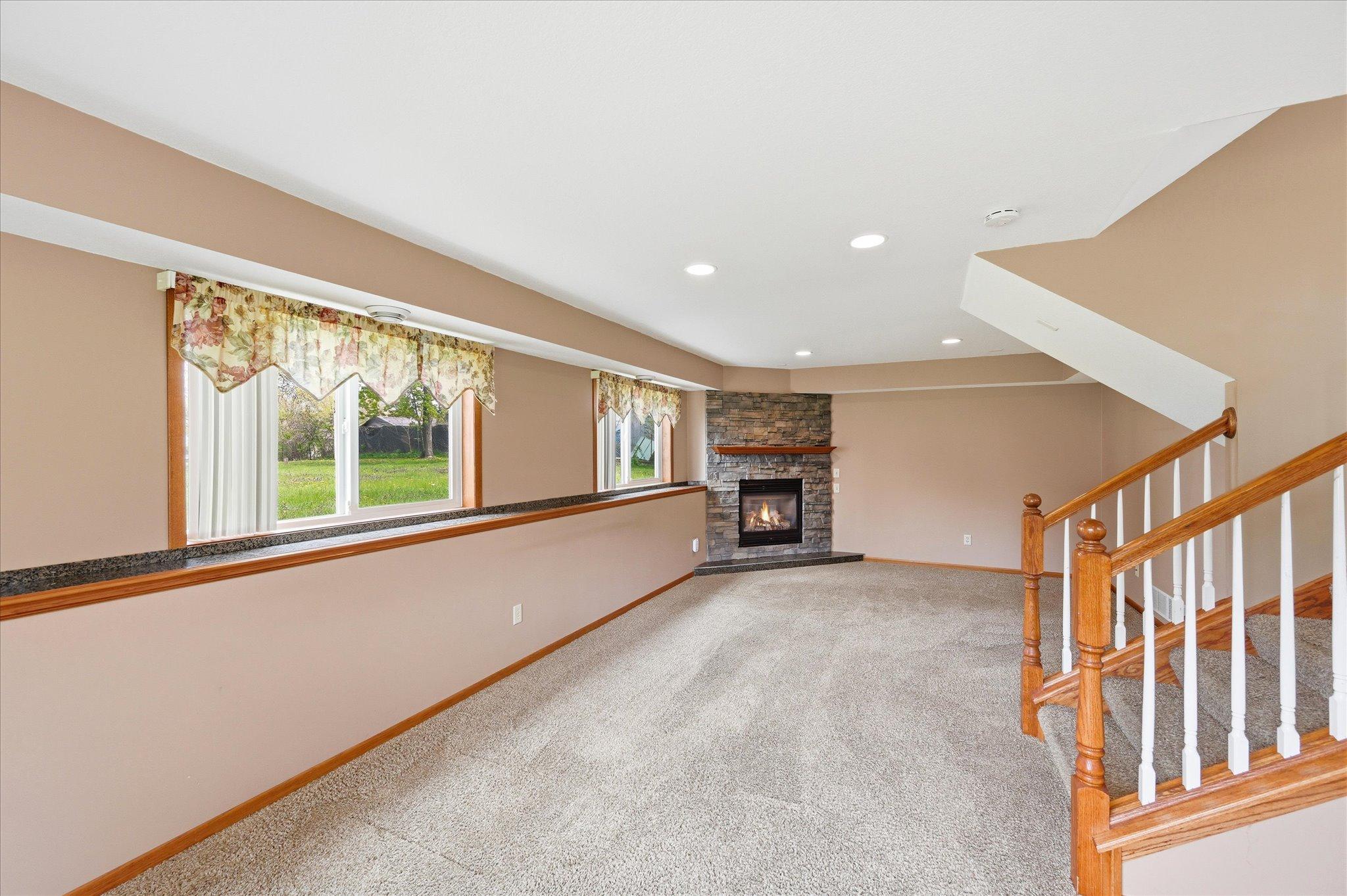 44-14649 283 1_2 Ave NW [3041113]- 044.jpg