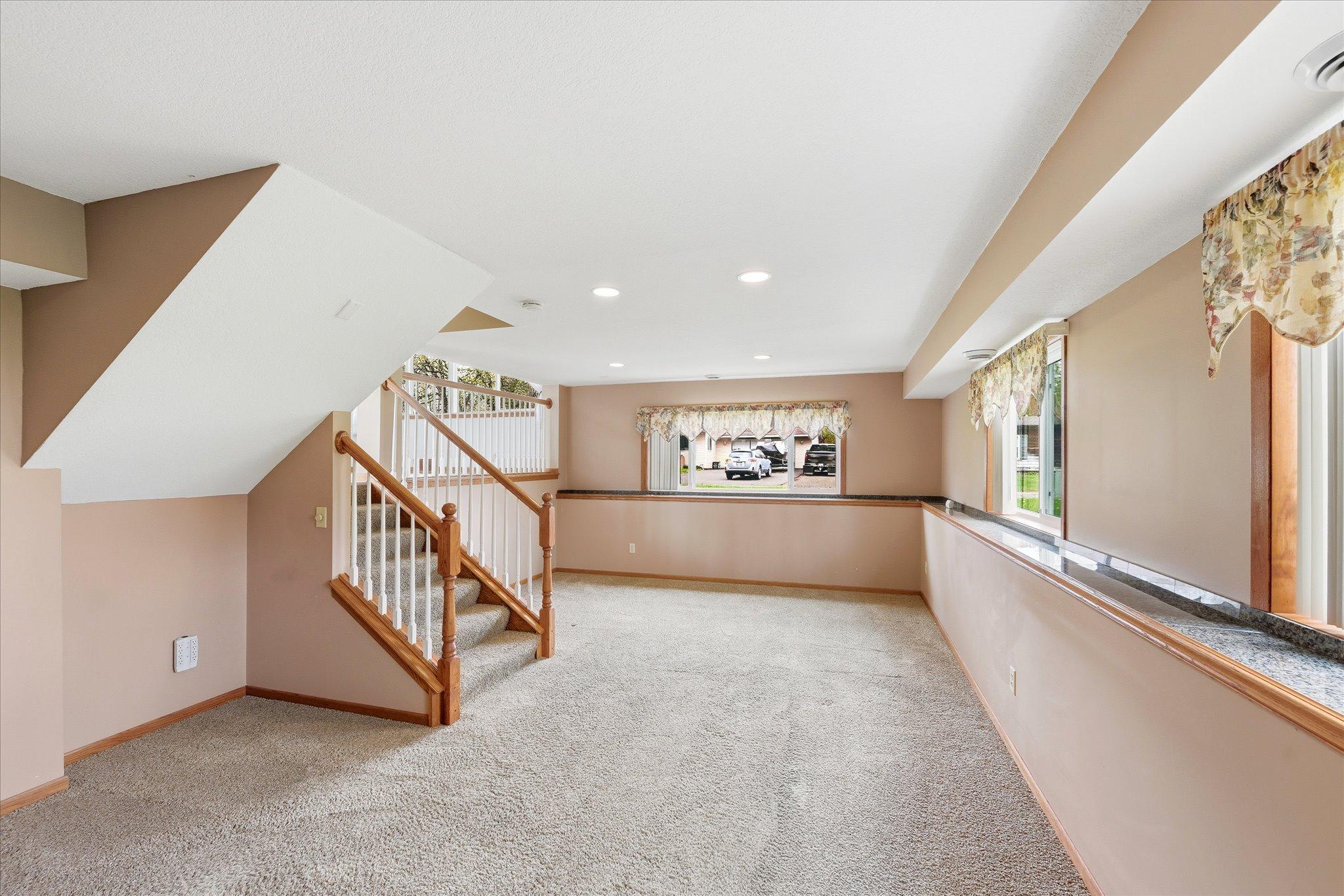 48-14649 283 1_2 Ave NW [3041113]- 048.jpg