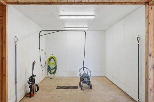 Heated wash bay with floor drain and excellent lighting