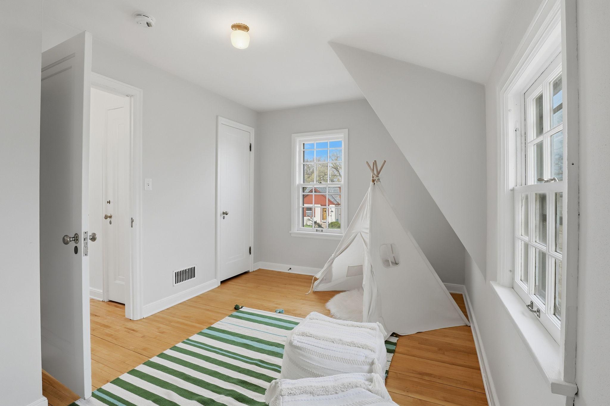 Second upper bedroom