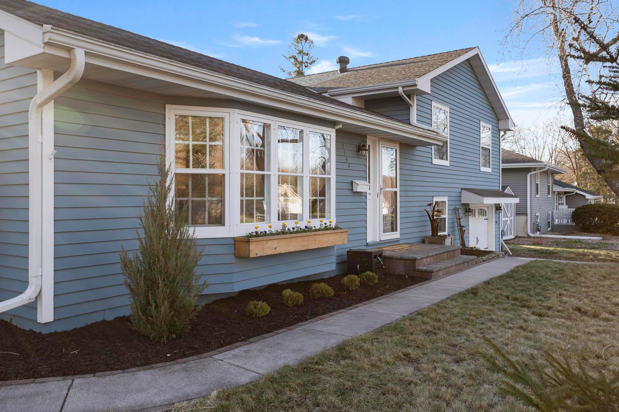 Front of house 2.jpg