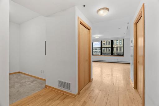 215 10th Avenue S, 230, Minneapolis, MN 55415