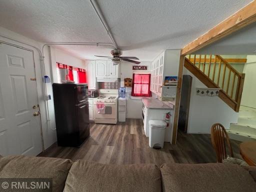 27048 Hawthorn Road N, Hinckley, MN 55037