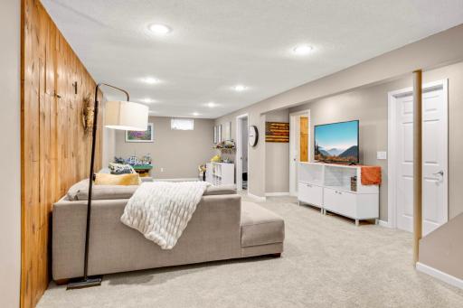 683 Tanglewood Drive, Shoreview, MN 55126