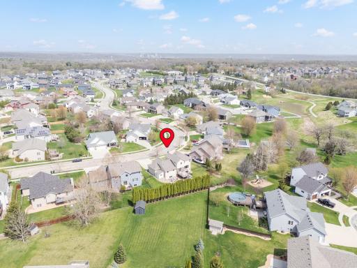 Close to parks, shops and with easy access to downtown and the Clinic