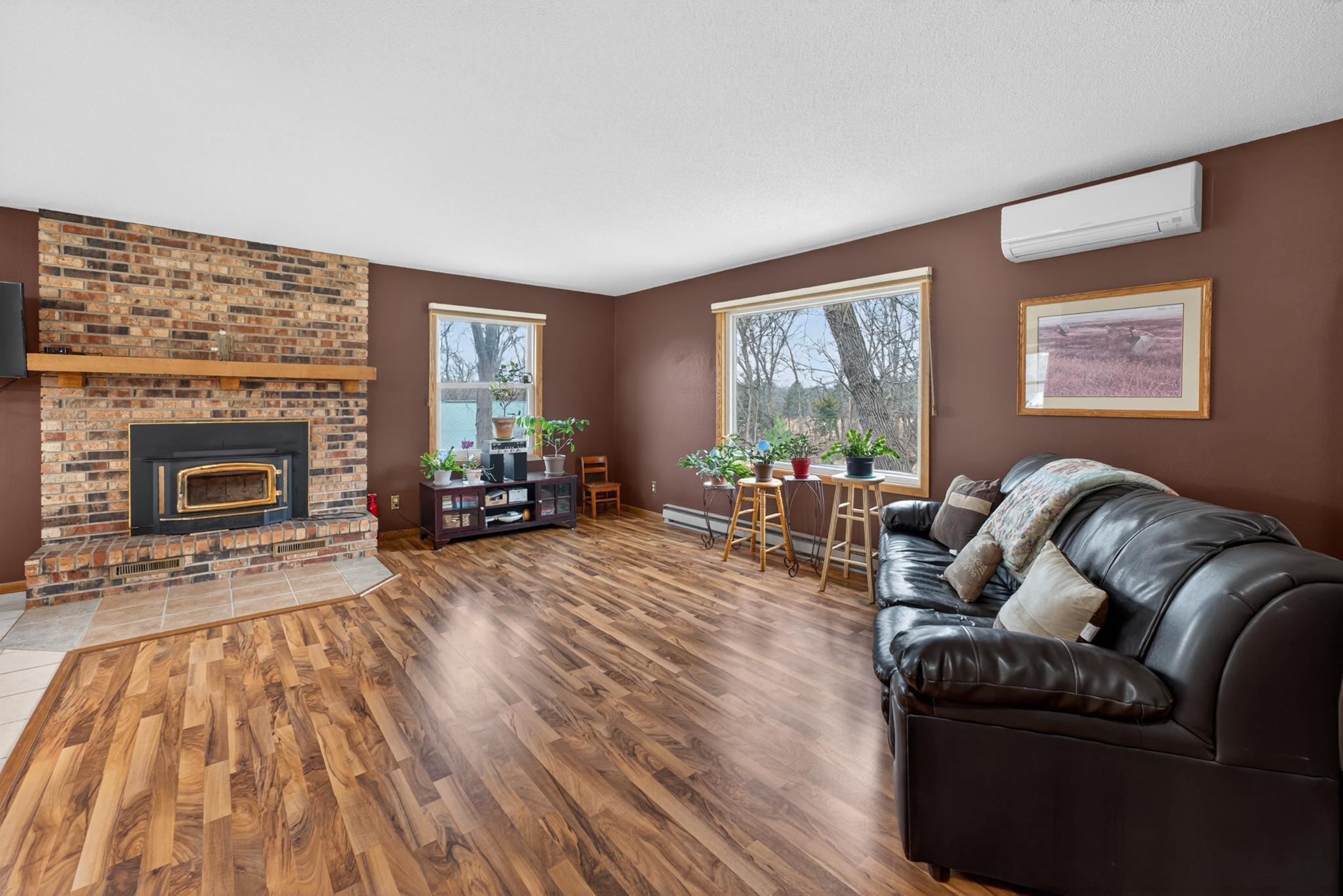 Living Room/ Picture Window