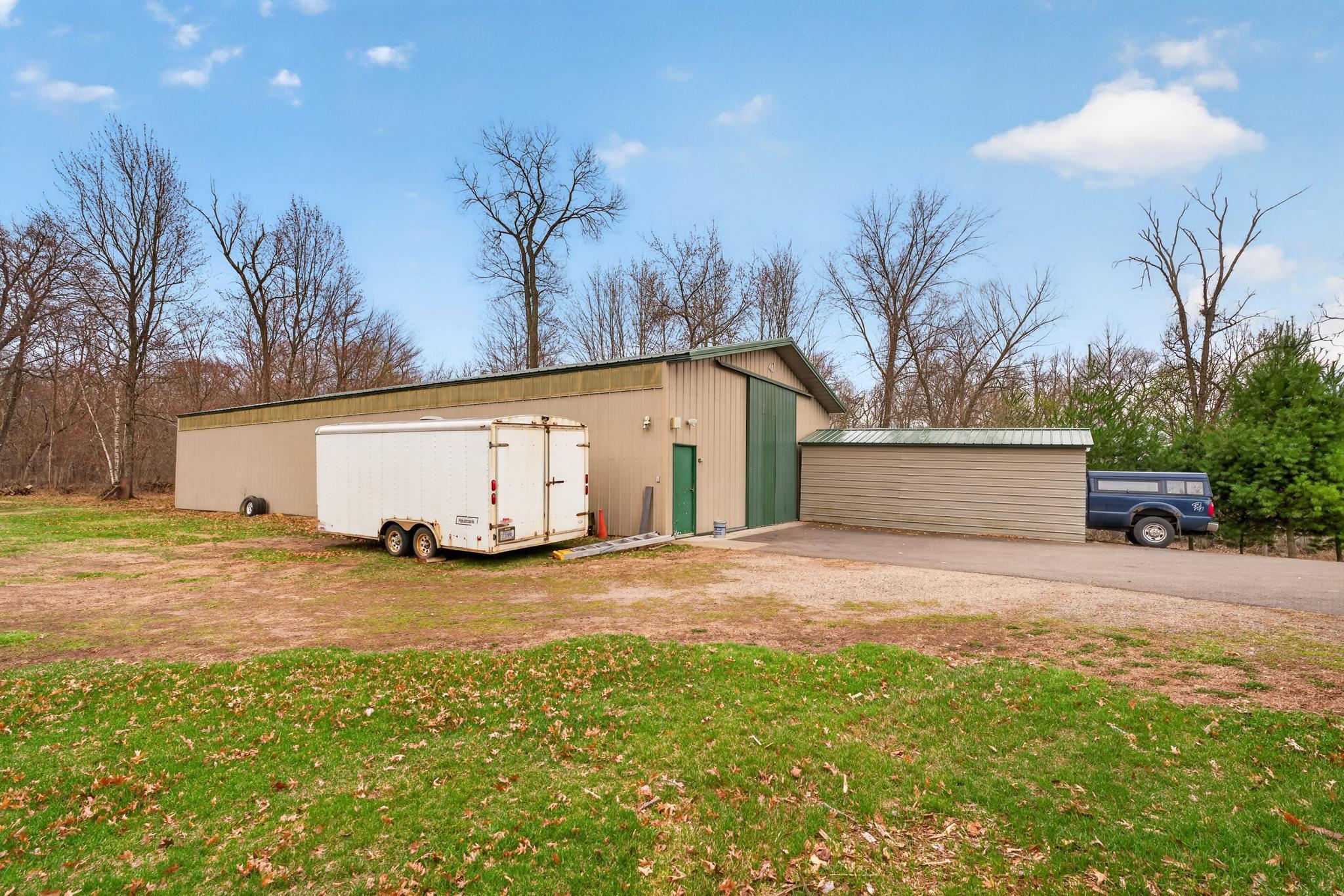40x80 Pole Barn with Carport