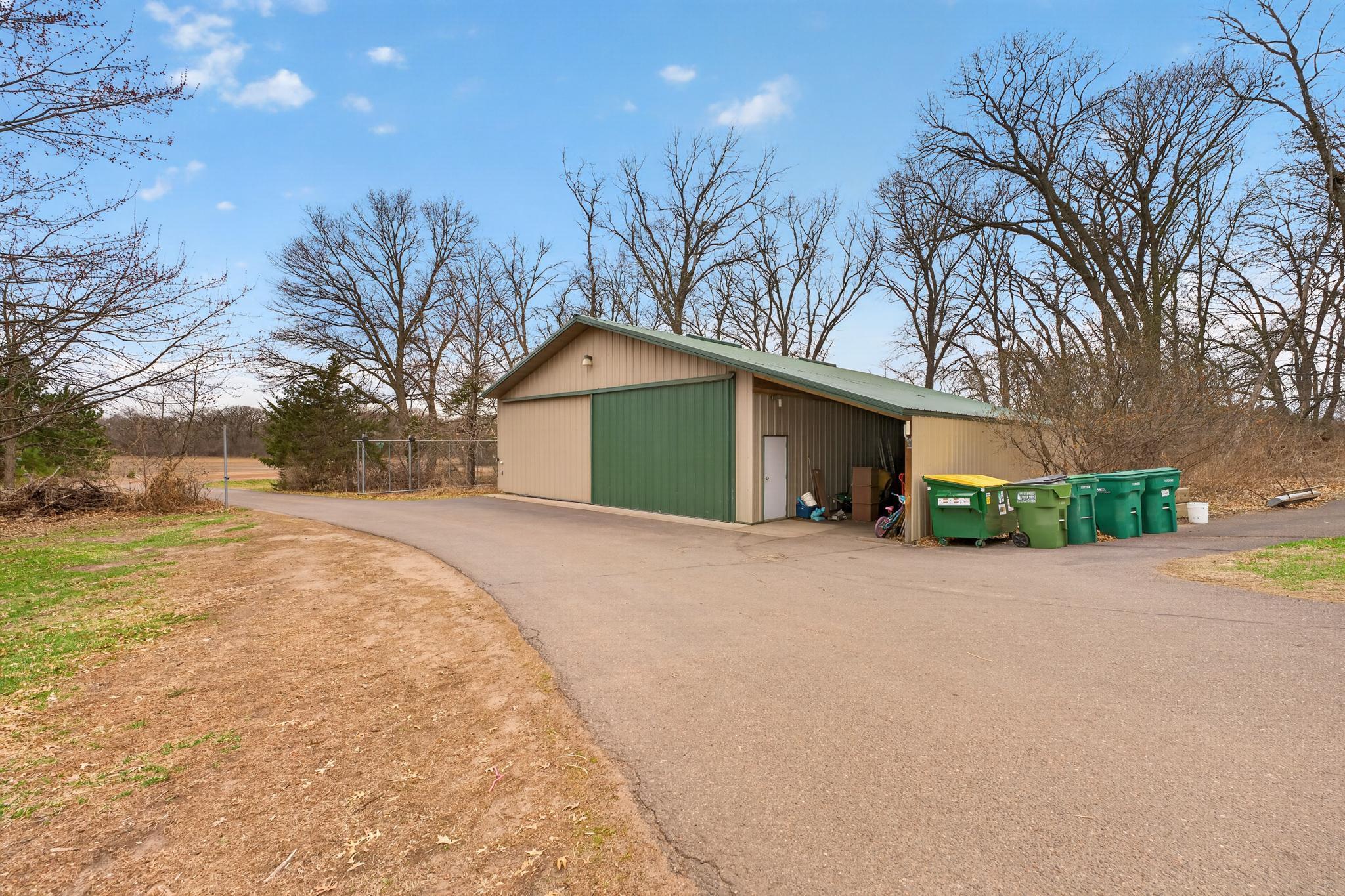 40x60 Pole Barn with 12x60 enclosed lean-to