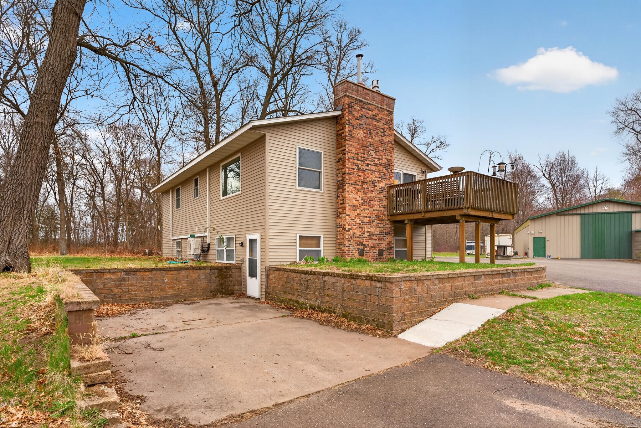 Deck/Walkout to patio