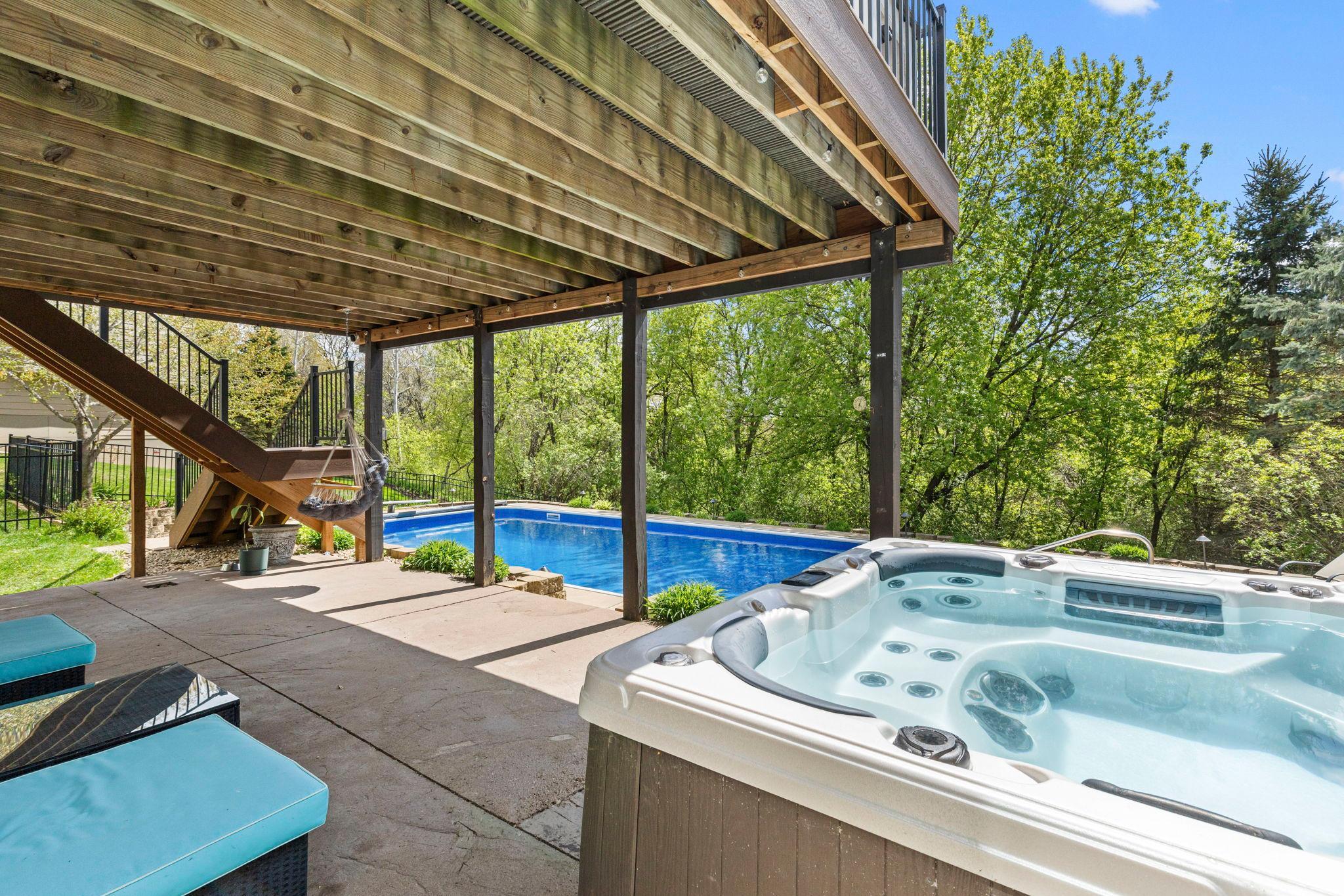 Relaxing hot tub