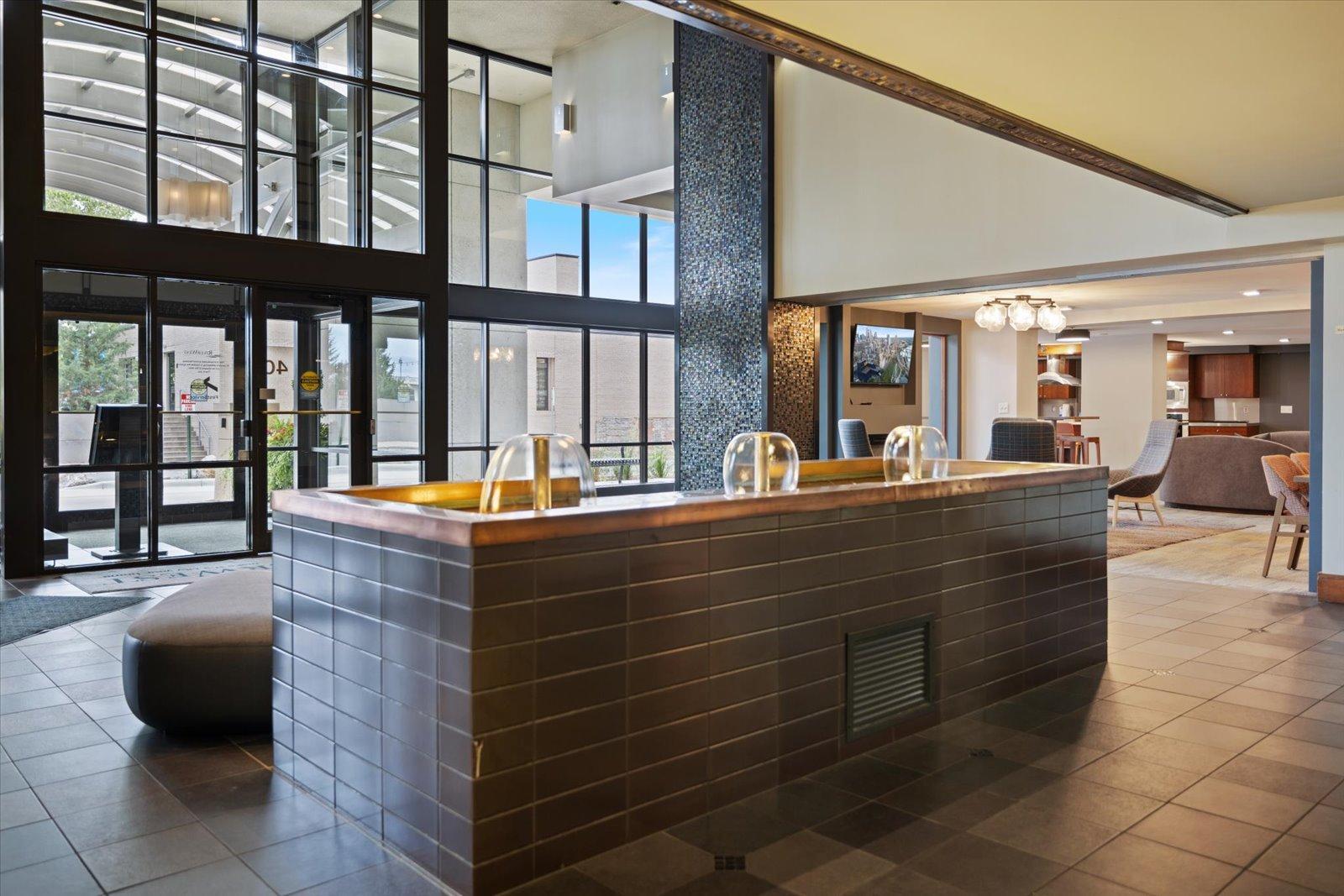 Lobby/Front Entrance