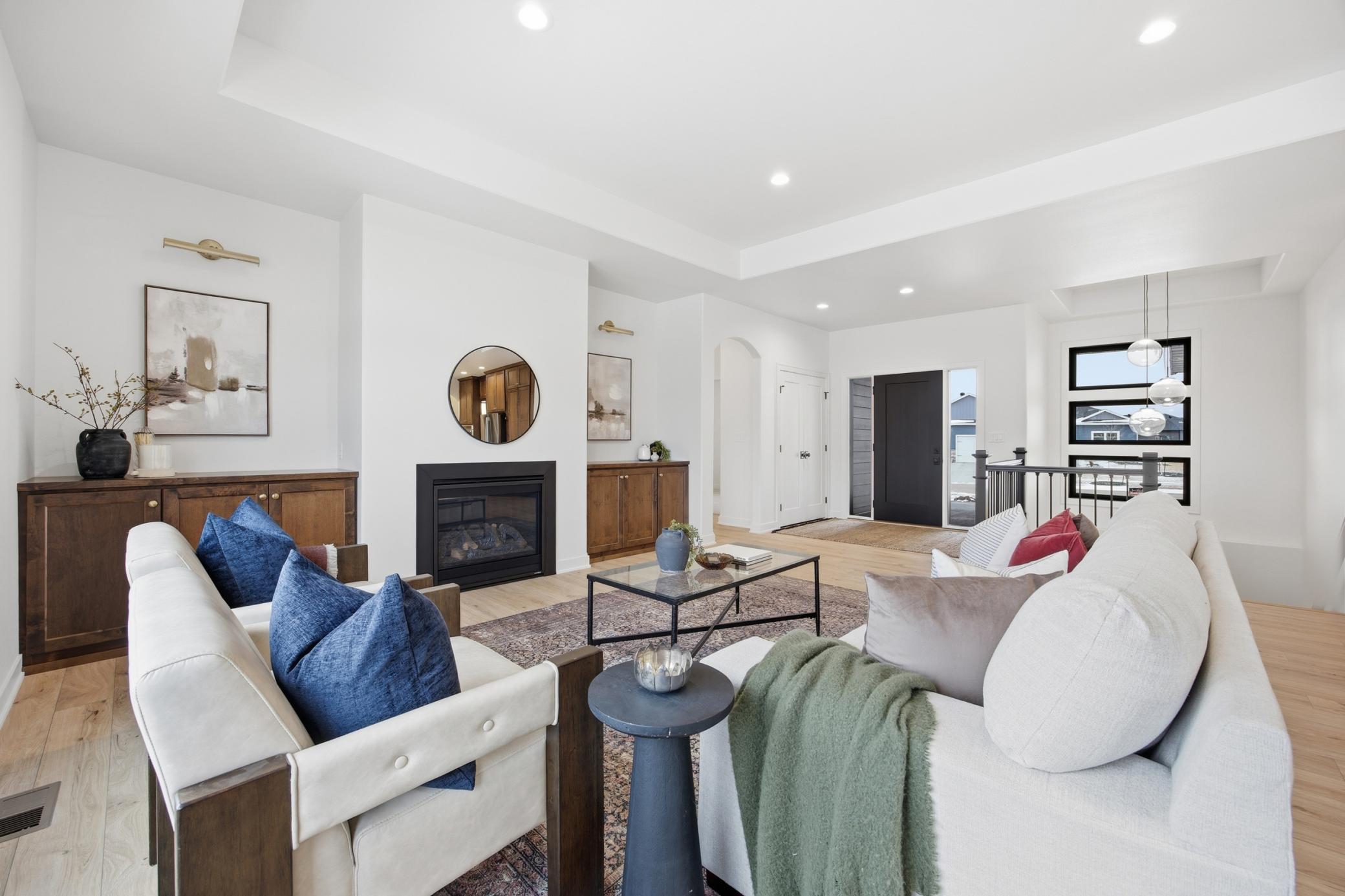 Gas fireplace with builti-ns