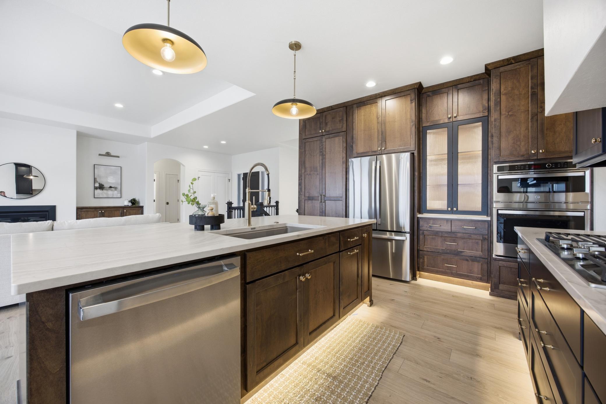 Under cabinet lighting