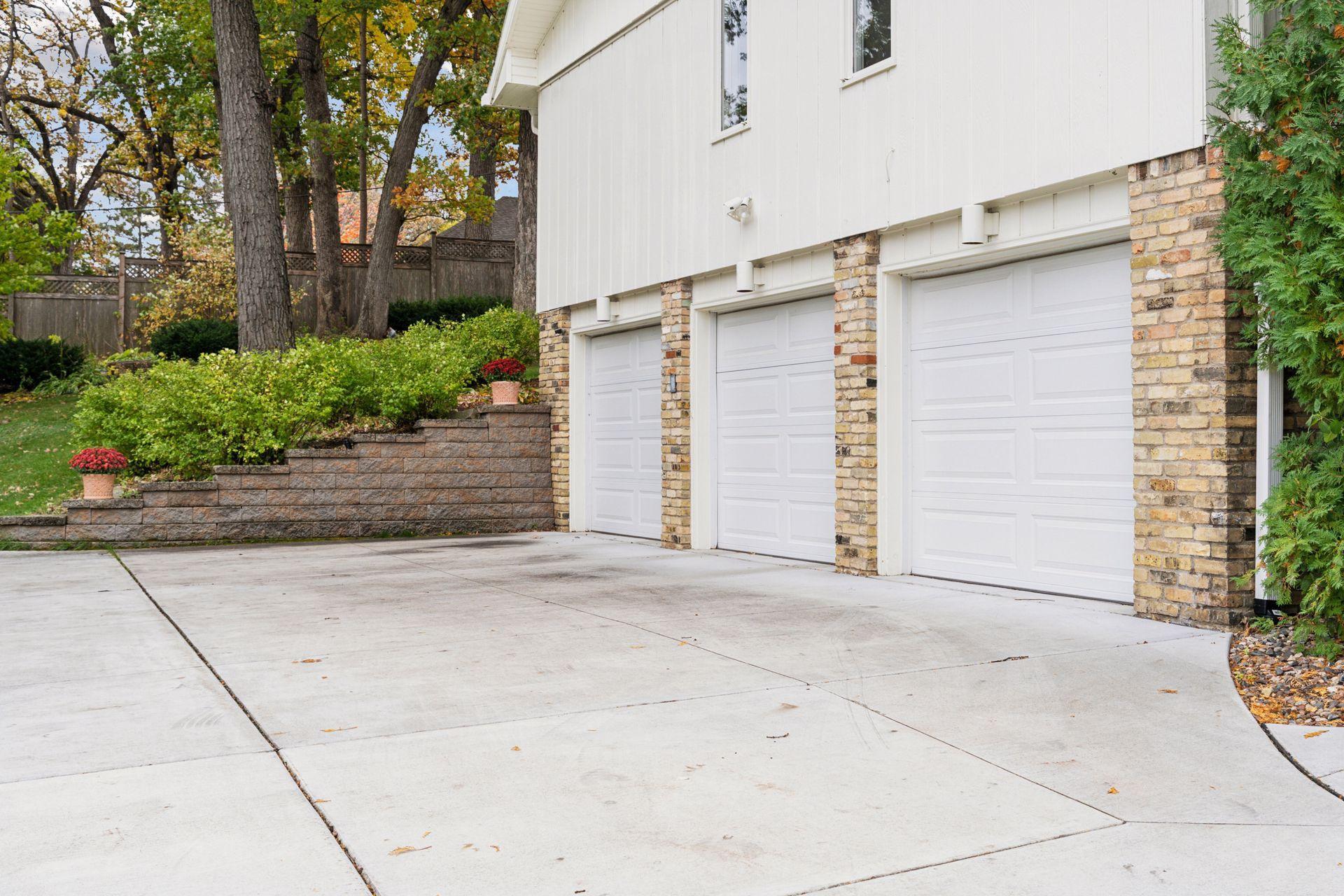 3 car garage