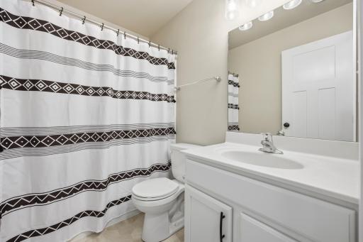 6769 70th Avenue S, Horace, ND 58047