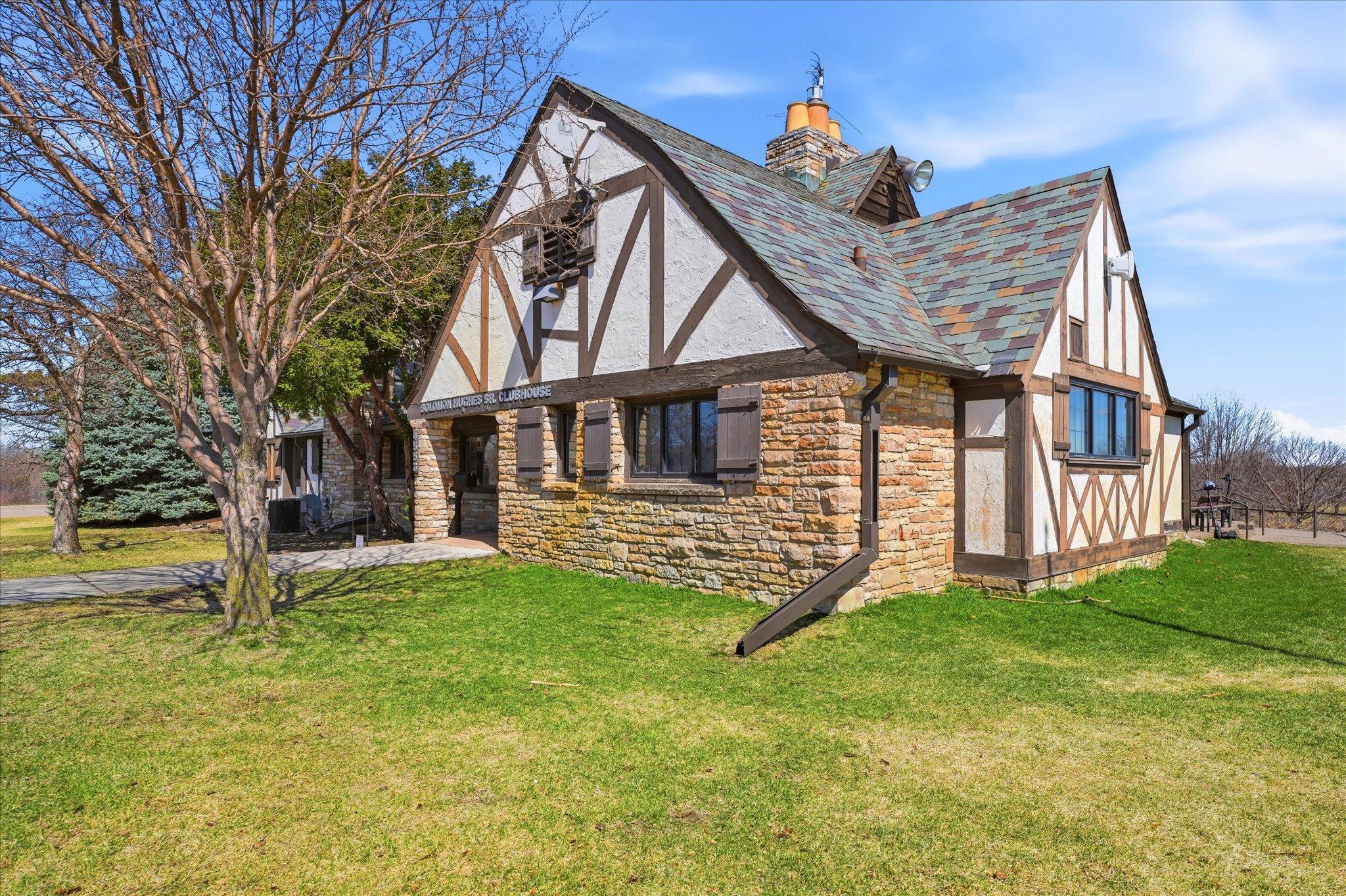 Hiawatha Golf Course clubhouse.