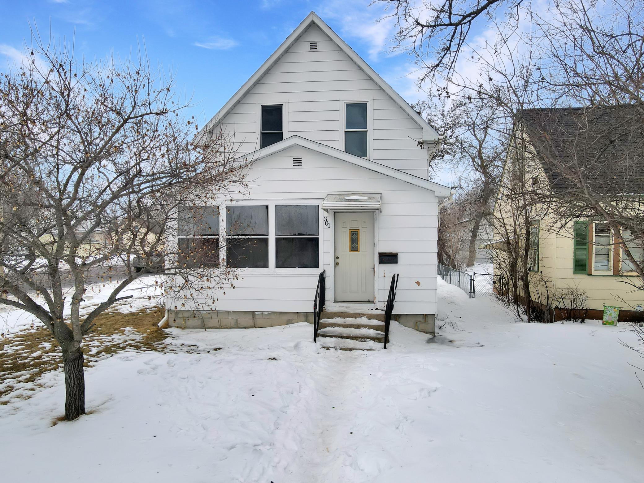 301 Duluth Avenue N, Thief River Falls, MN 56701