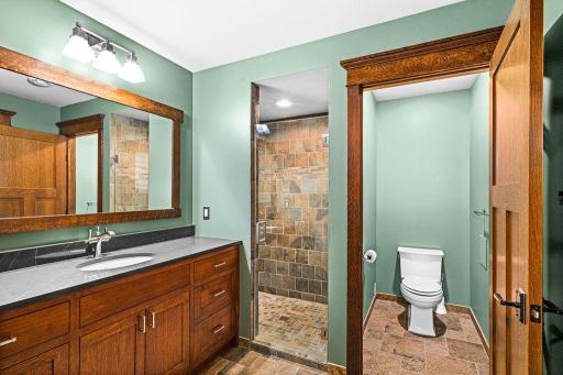 5220 London Road, Duluth, MN 55804