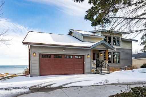 5220 London Road, Duluth, MN 55804