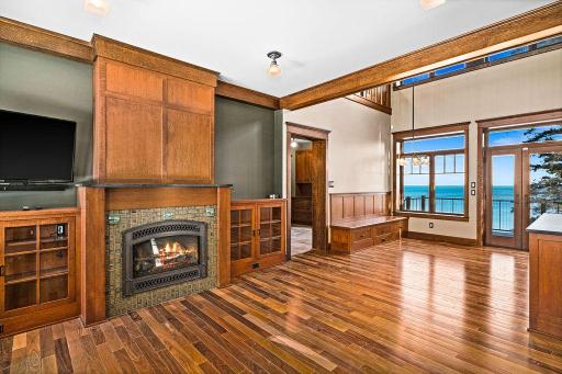 5220 London Road, Duluth, MN 55804