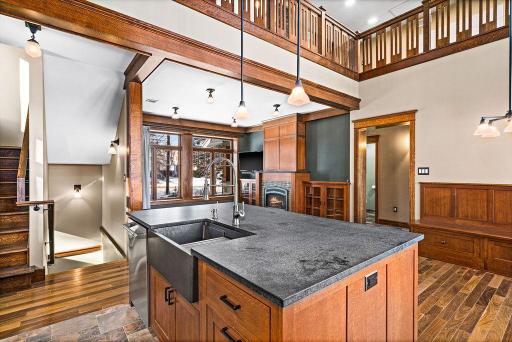 5220 London Road, Duluth, MN 55804