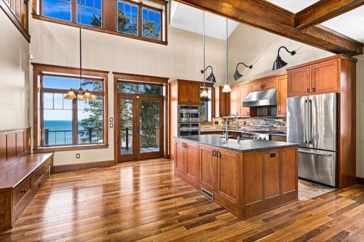 5220 London Road, Duluth, MN 55804