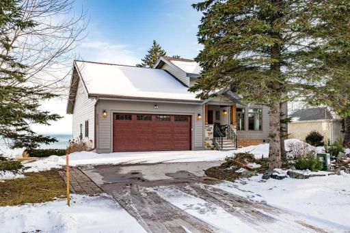 5220 London Road, Duluth, MN 55804