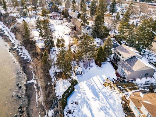 5220 London Road, Duluth, MN 55804