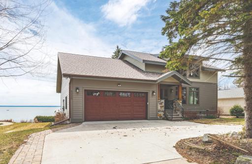 5220 London Road, Duluth, MN 55804