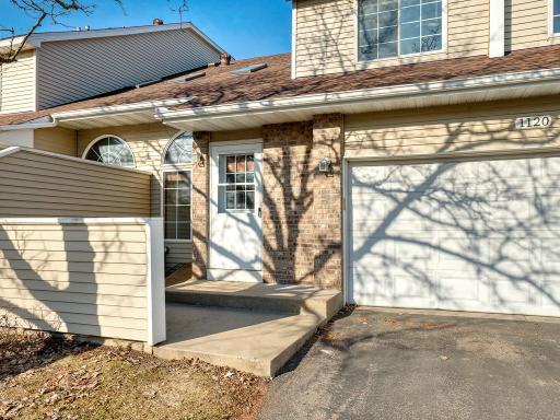 1120 Pecks Woods Drive, Saint Paul, MN 55112