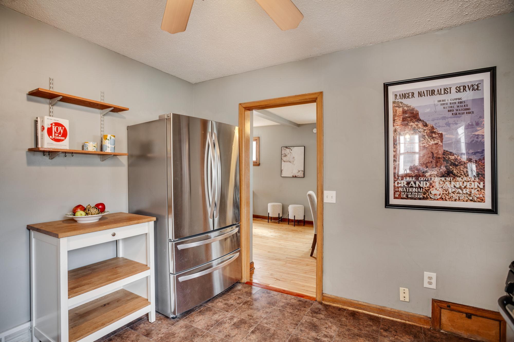 Kitchen toward dining.jpg
