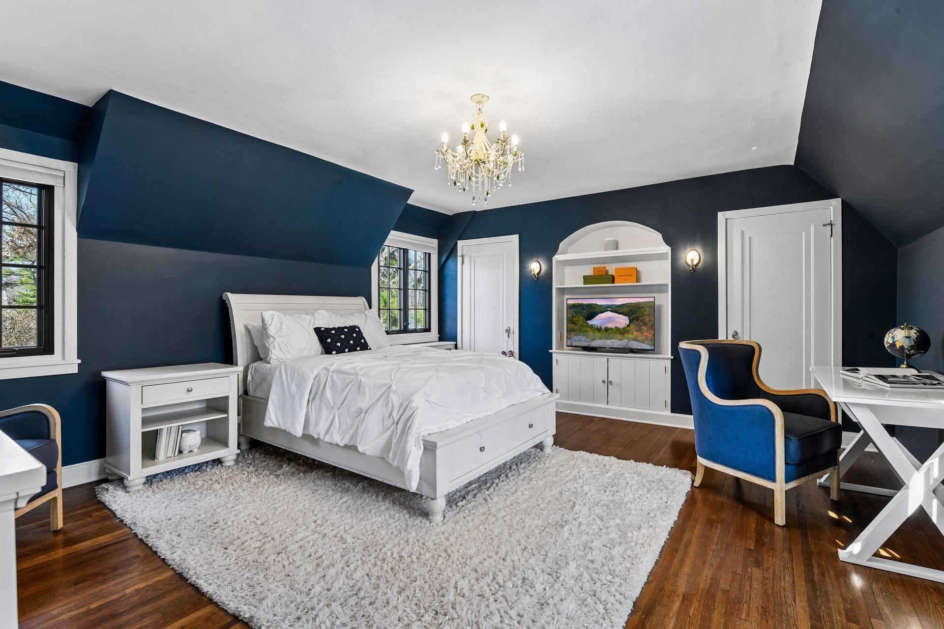 Original primary with dual closets