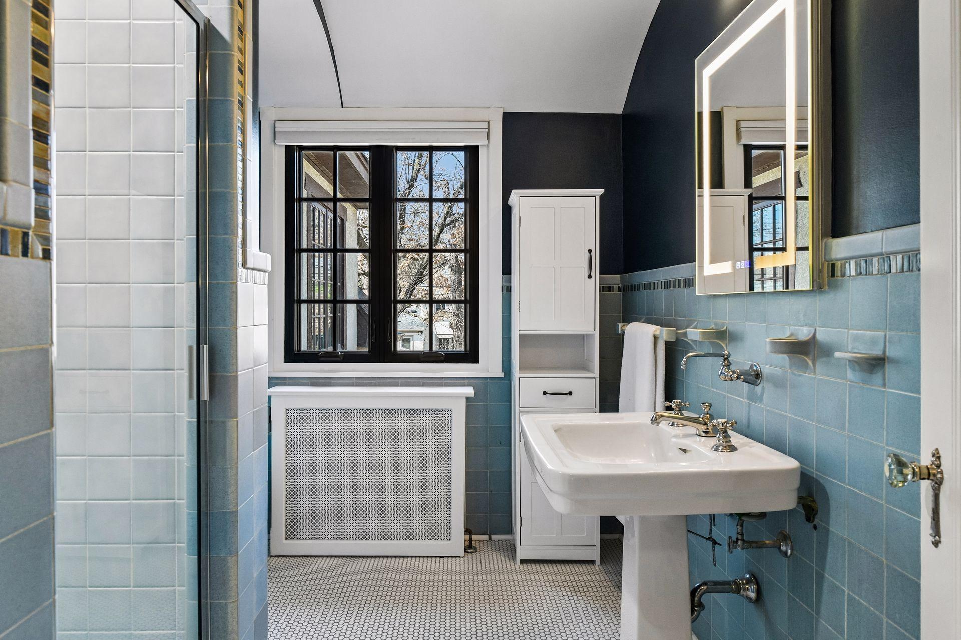 3/4 Ensuite original tile