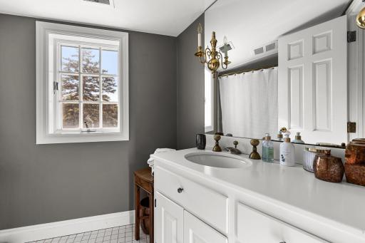 11228 Willowood Avenue, Eden Prairie, MN 55344