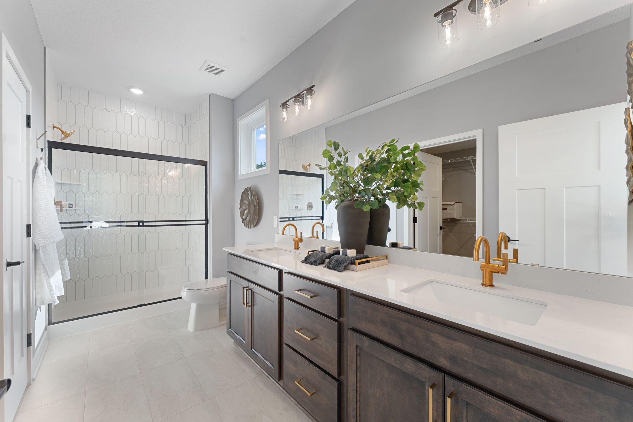 Owner's bath - staged model - showing for representational purposes only, Finishes will be different.