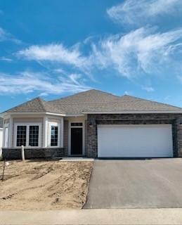 1262 Beaumont - Front elevation - landscaping next