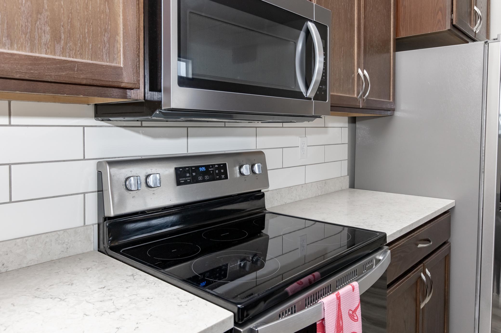 Kitchen Range/Microwave