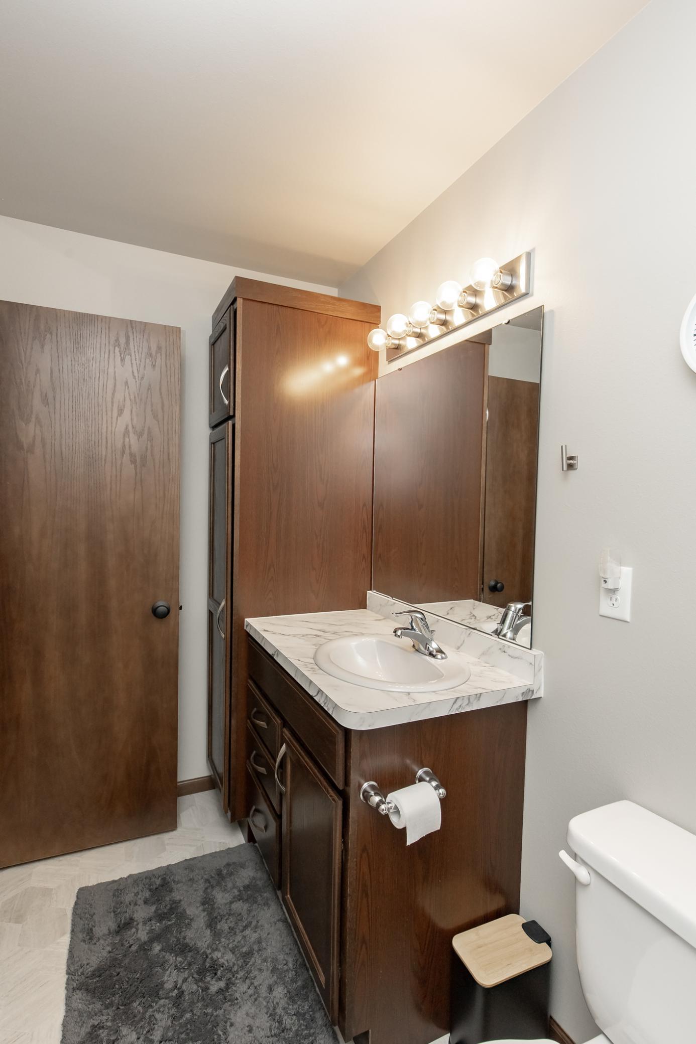 Full Bathroom