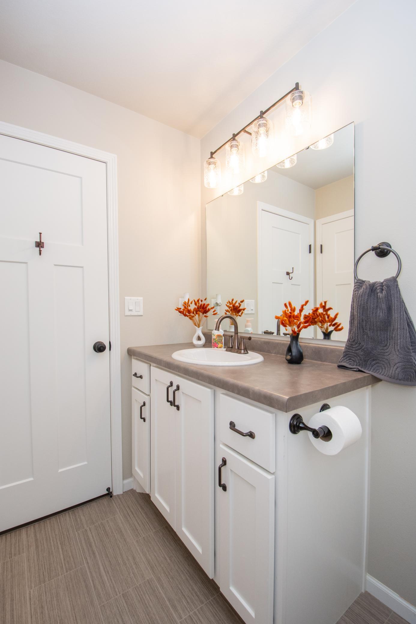 Full bathroom on main