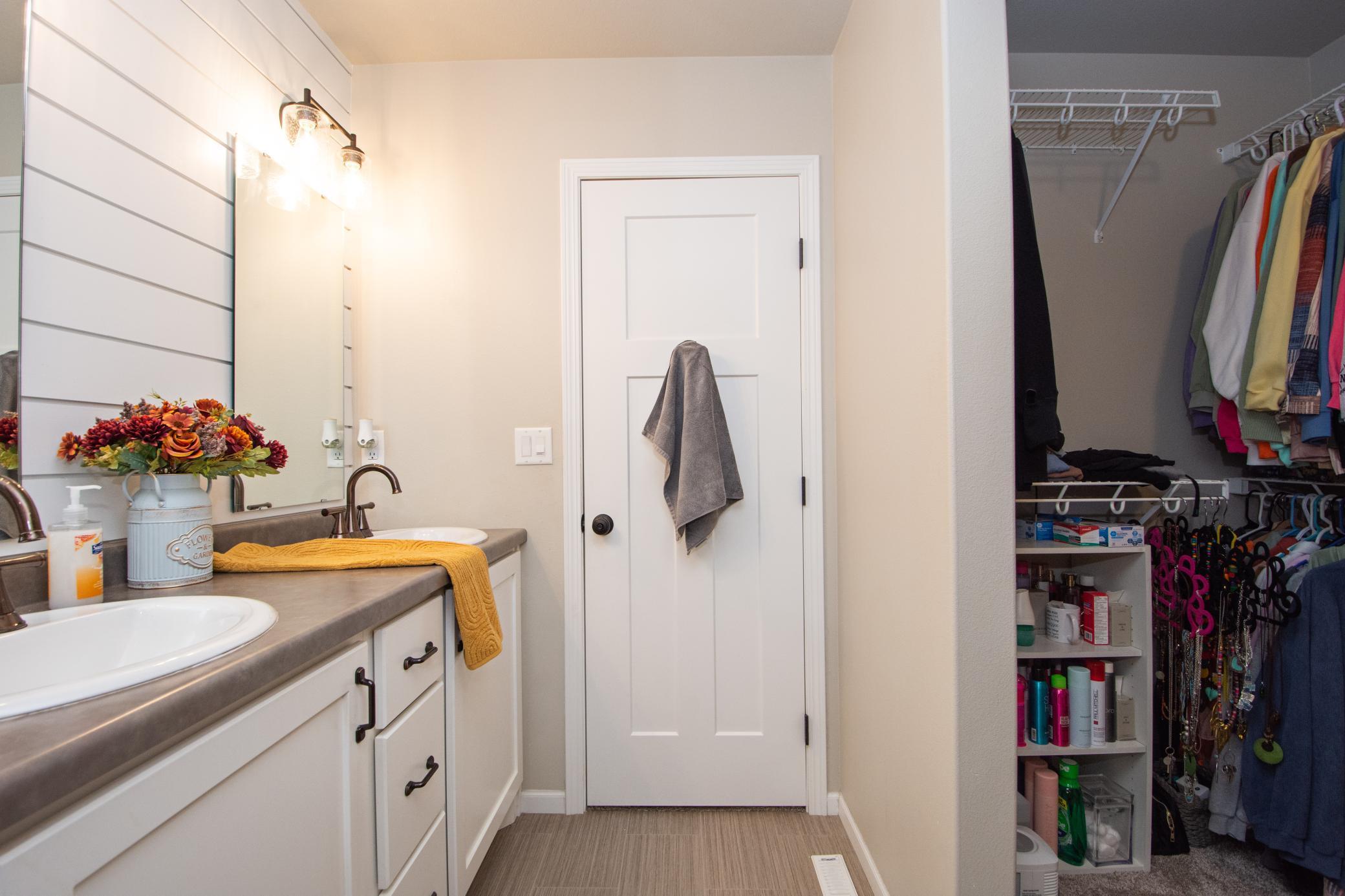 Primary full on suite bathroom