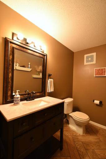 2014 Fox Valley Drive SW, Rochester, MN 55902