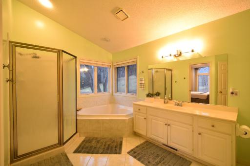 2014 Fox Valley Drive SW, Rochester, MN 55902