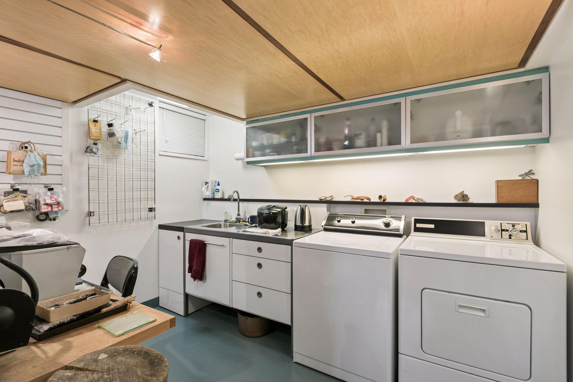 shop can be converted into a kitchen